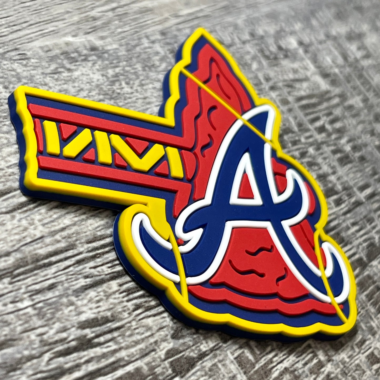 Atlanta Braves Tomahawk 3D Snapback Trucker Hat- Fade Red